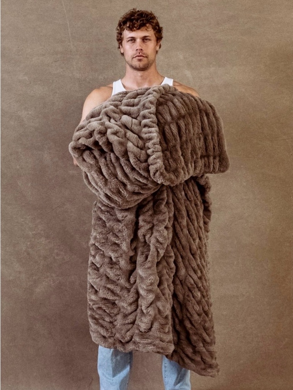 Lola Blankets/Desert Dune/Faux Fur Throw/Blanket/Size L/NIB! NEW! SEALED! Classy